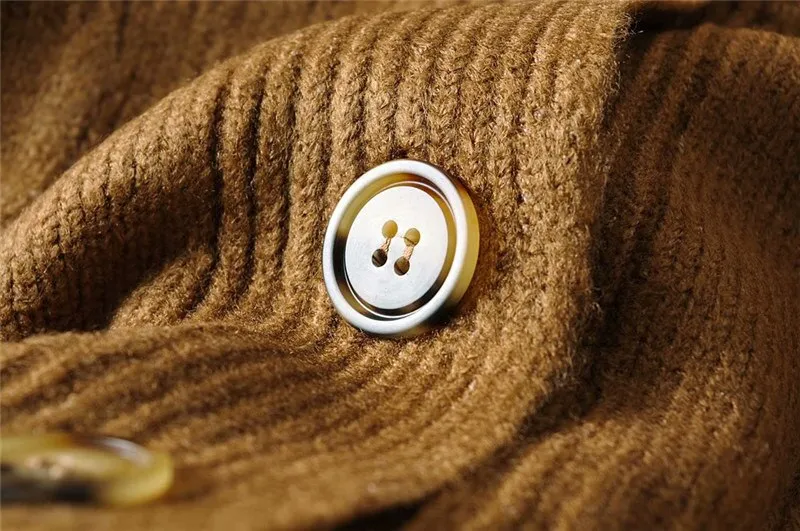 KNITTED CARDIGAN